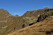 13 In alto a dx la Croce della Cima di Mezzeno (2230 m),  a sx il Pizzo delle Orobie, che saliremo...